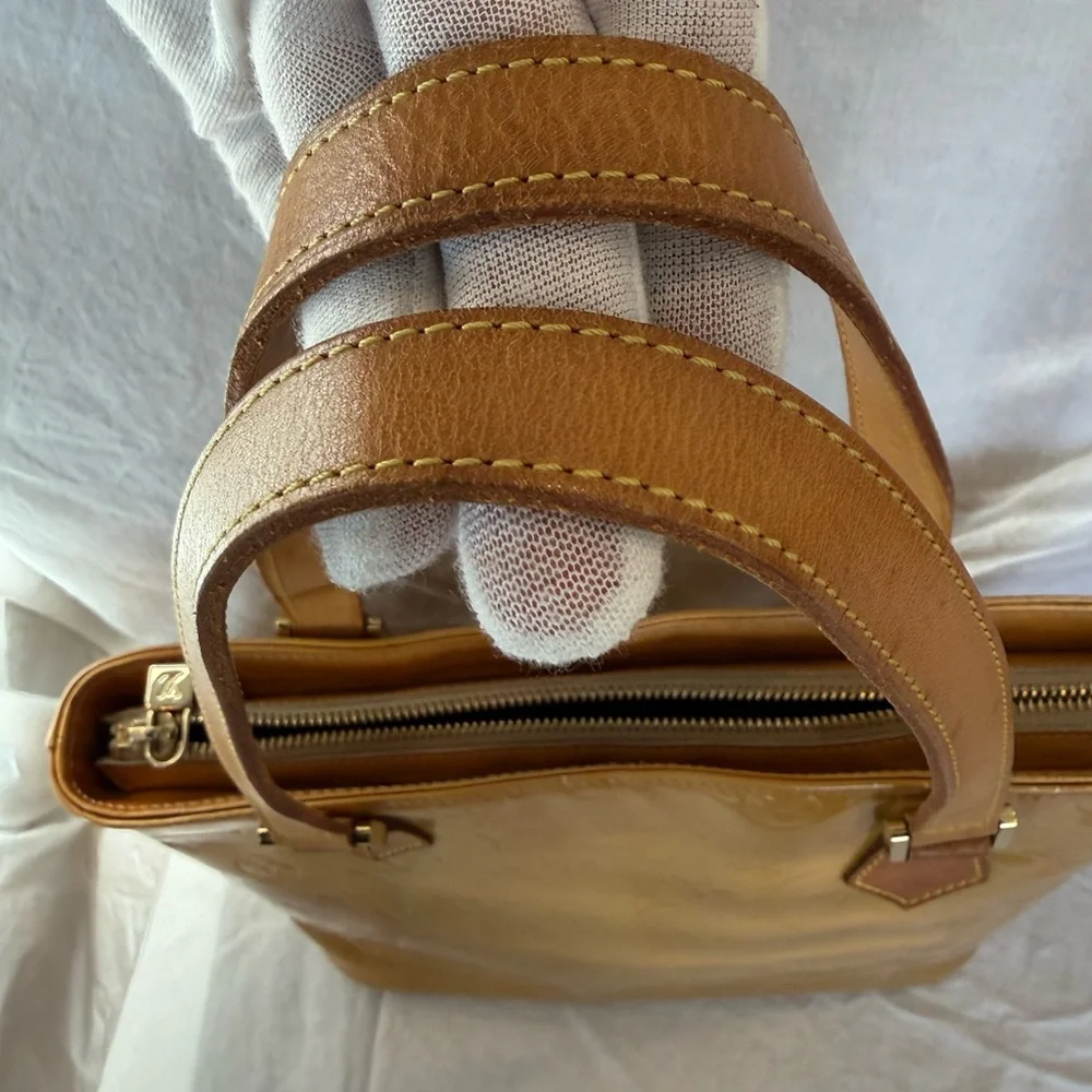 Louis Vuitton Houston Vernis Patent Leather Shoulder Bag Gold/Yellow Authentic - Picture 6 of 17